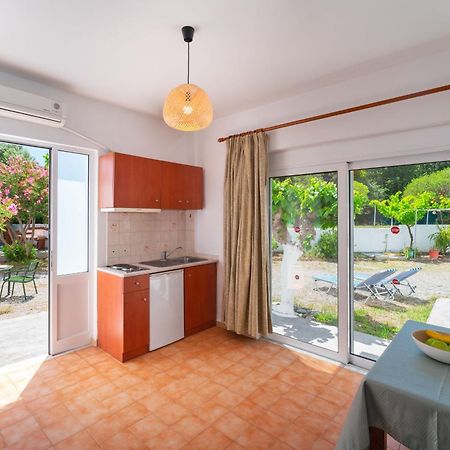 Tselios Apartments & Studios Kiotari Ruang foto