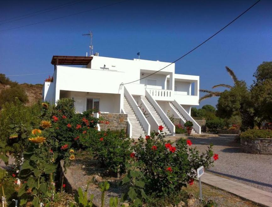 Tselios Apartments & Studios Kiotari Bagian luar foto